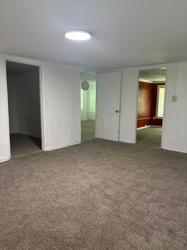 Photo - 3 Bedroom/1 bath House includes wi-fi, lawncare and security alarm