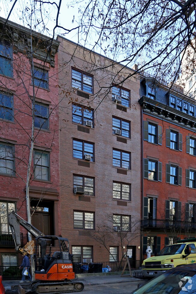 21 Gramercy Park S - 21 Gramercy Park S