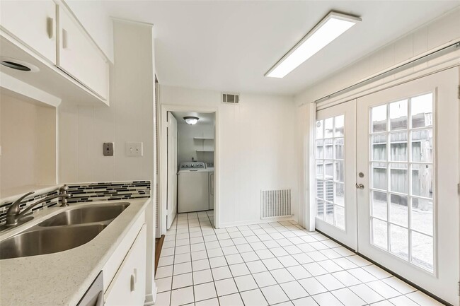 Photo - 815 S Ripple Creek Dr Unit 4