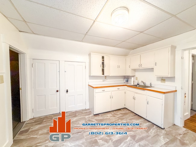 Building Photo - 7 Summer St Unit 301