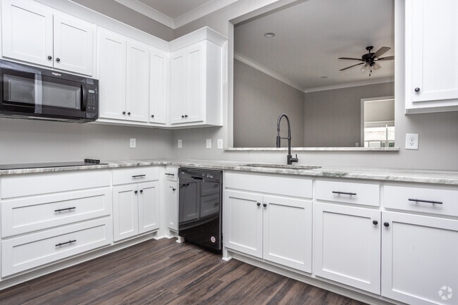 3BR, 2BA - Kitchen - Crescent Place