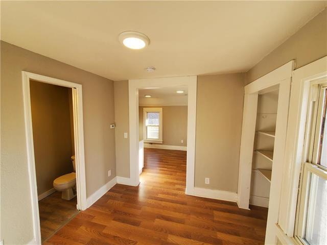 Photo - 3841 Roberts St