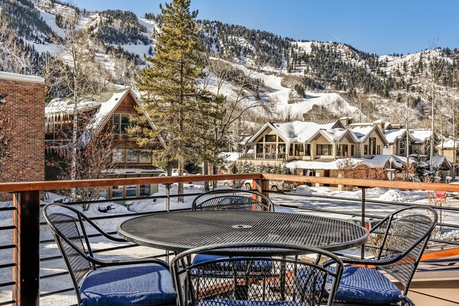 Photo - 1006 E Hyman Ave