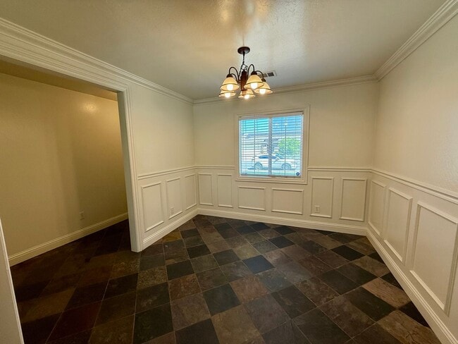 Photo - Beautiful 3 Bed / 2 Bath Home with Spacious Layout & Great Natural Light