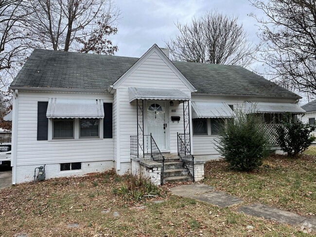 Building Photo - 3 BED, 1 BATH HOME, $1,300 MONTH, $1,300 D...