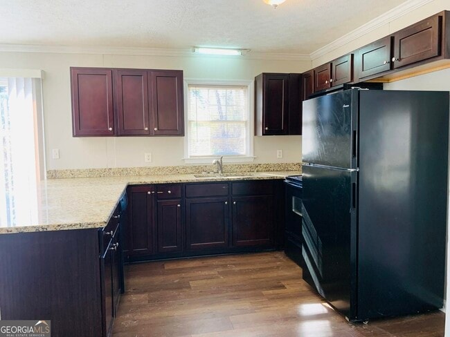 Photo - 208 Laurel Ln