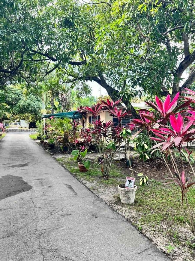 Photo - Southwest 97th Avenue, Miami, FL 33165 - 3 BR 2 BA single-family home