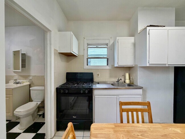 Photo - 94 Ferry St Unit 2