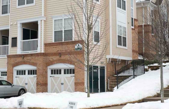 Photo - 43935 Hickory Corner Terrace Unidad 114