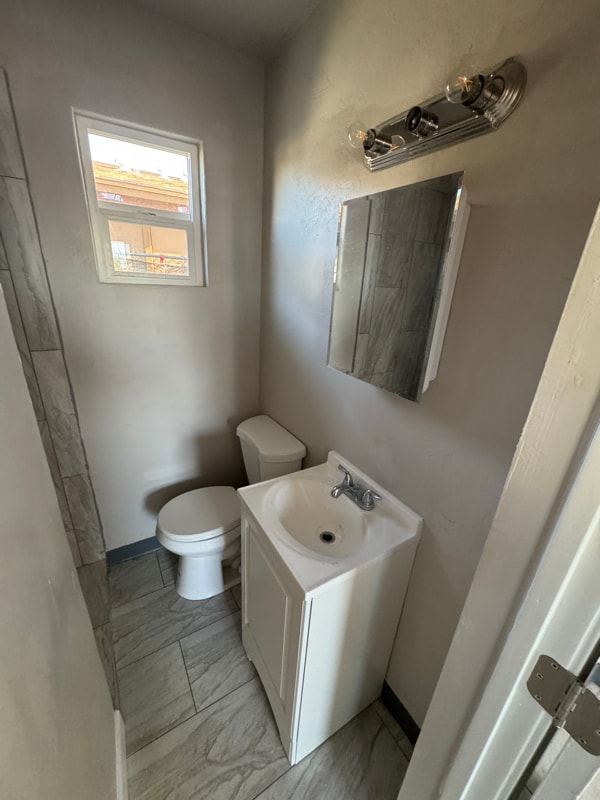 Photo - 309 W 44th St