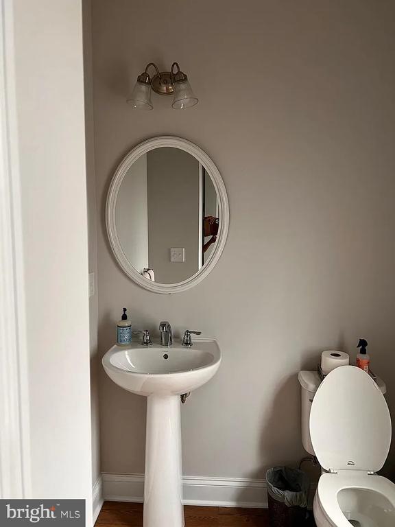 Photo - 3232 Parade St