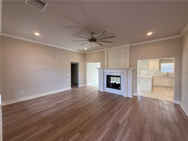 Photo - 28 Kincardine Dr