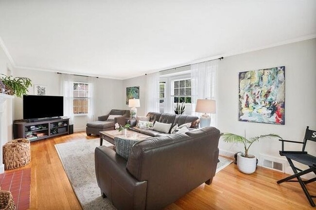Photo - 38 Fallston St