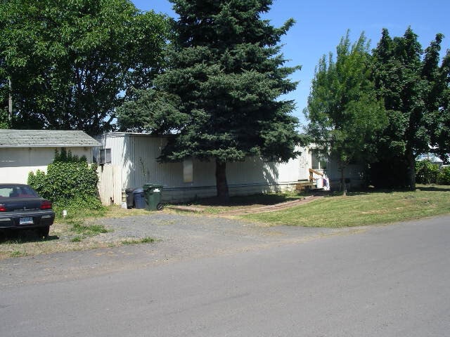 Building Photo - milp07 Unit 1