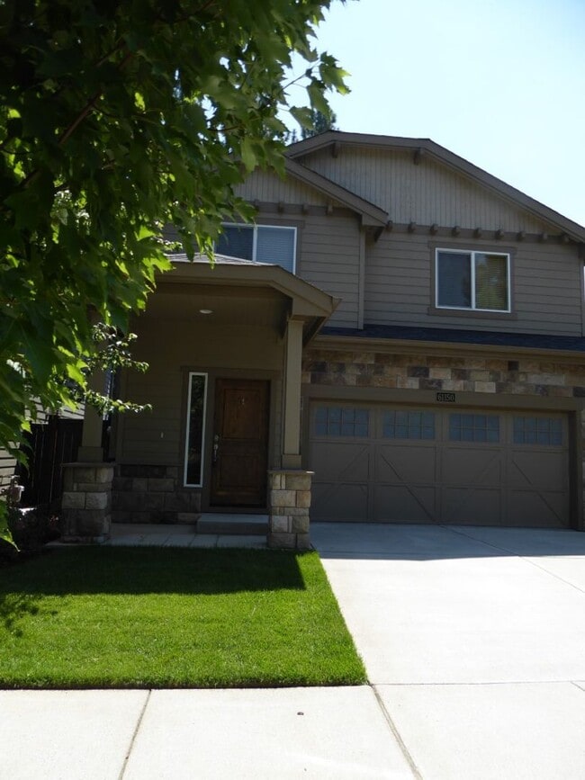Building Photo - 61150 Snowbrush Dr
