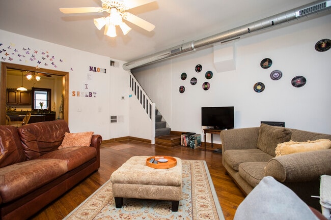 Photo - 421 E Carson St Unit 2