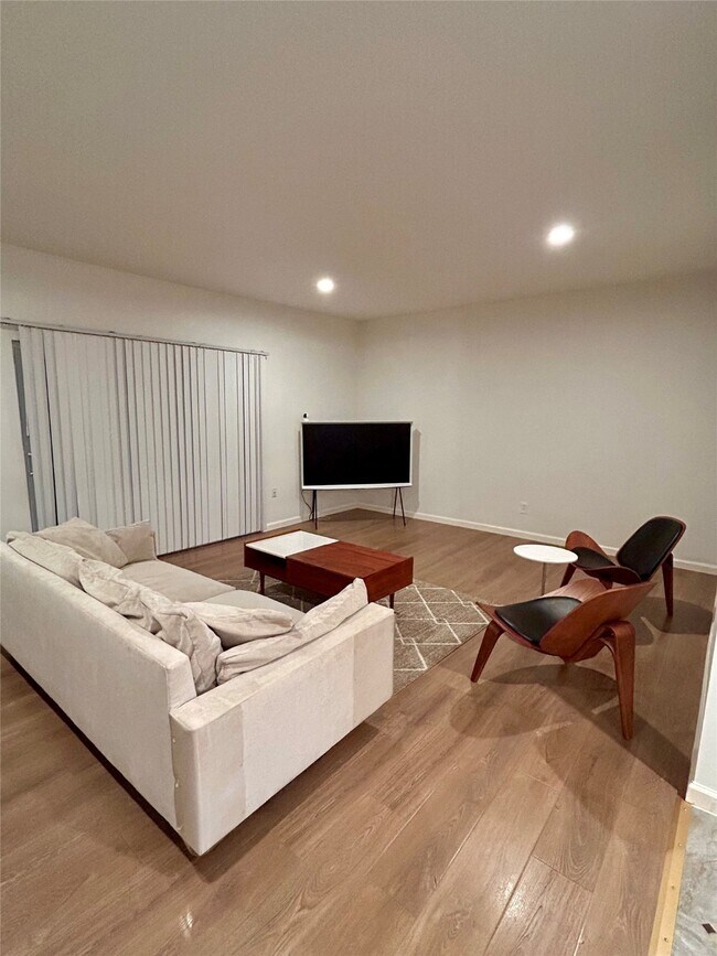 Building Photo - 12625 Memorial Dr Unit 140 Rental