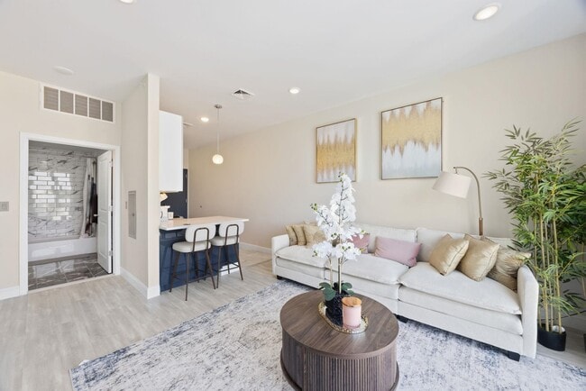 Photo - 10 Lincoln St Unit 3D