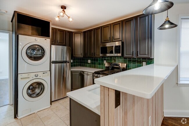 Building Photo - 5445 W Berks St Unit 5445  B Rental