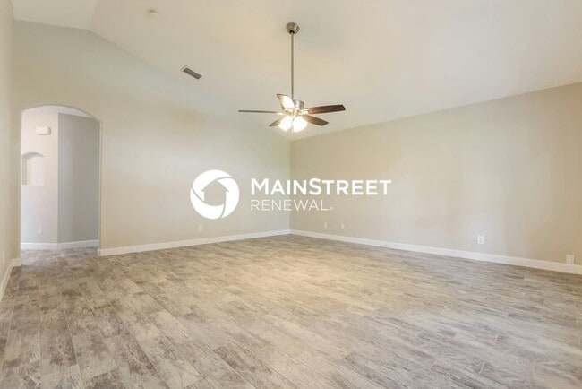 Photo - 3 Bedroom Pet-Friendly Home in SARASOTA, FL with Main Street Renewal