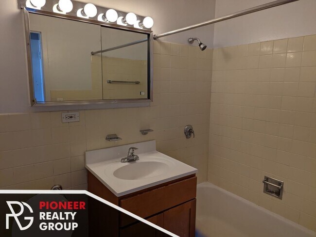 Photo - 5650 N Sheridan Rd Unit 21-C