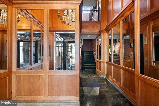 Building Photo - 1080 Wisconsin Ave NW Unit 402