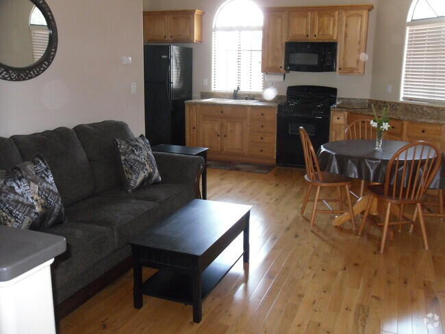 Building Photo - 7304 Forbes Ave Unit C Rental
