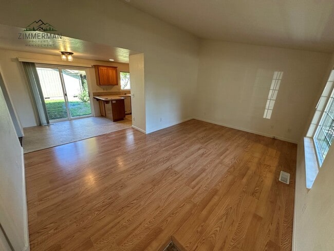 Photo - 3-bedroom, 2-bathroom home located in the ...