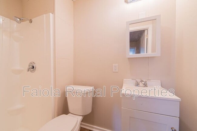 Photo - 112 N High St Unit B4