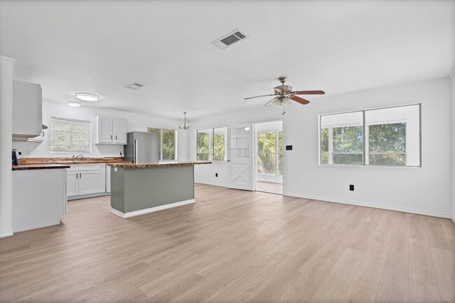 401 Conde Ave