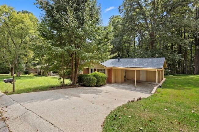 Photo - 3065 Tara Woods Dr