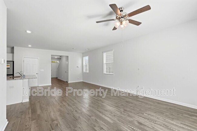 Photo - 1407 Deer Hollow