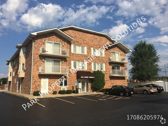 Building Photo - Oak Forest - 2 Bedroom, 2 Bath Penthouse C... Unit 3C