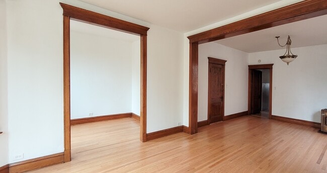 Photo - 2248 W Iowa St Unit 2