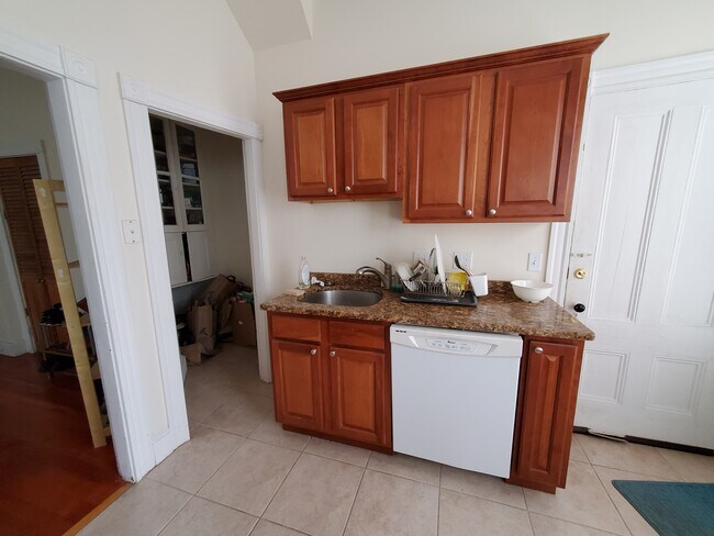 Photo - 68 Plymouth St Unit 1