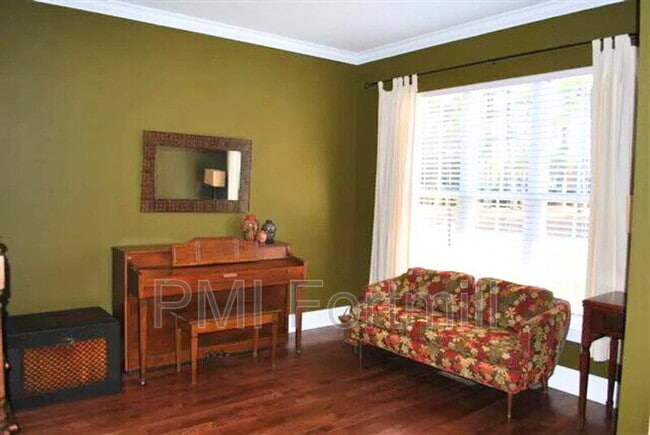 Photo - 2011 Hayes Dr