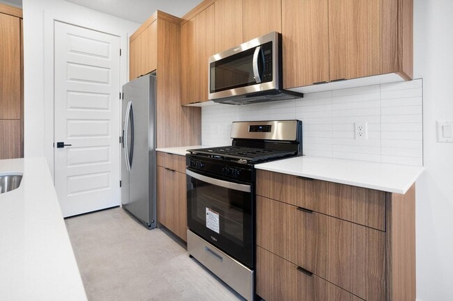 Photo - HURRICANE TOWNHOME!! Pet Friendly!