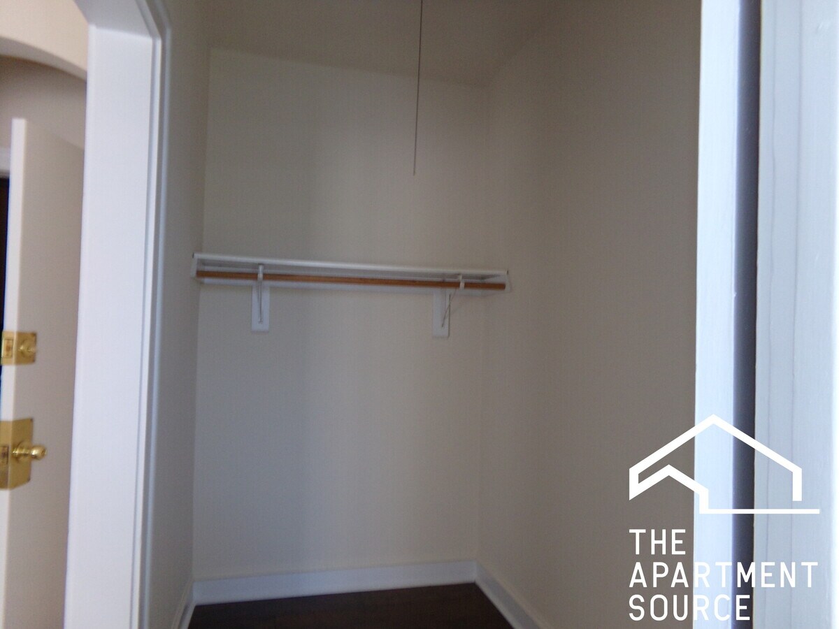 Photo - 6916 N Lakewood Ave Unit 407