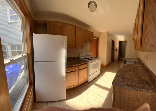 Photo - 28 Loomis St