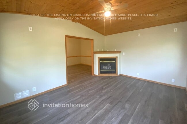 1716 Lamplight Dr