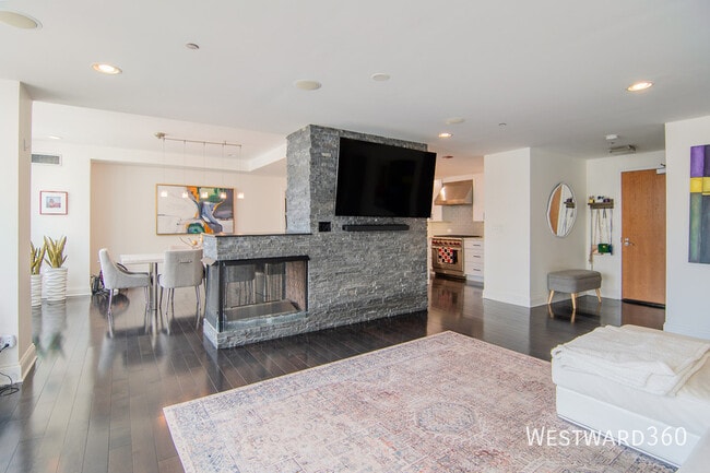 Photo - 600 N Kingsbury St Unit 1903