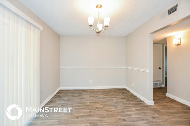 Photo - 926 Wateka Way