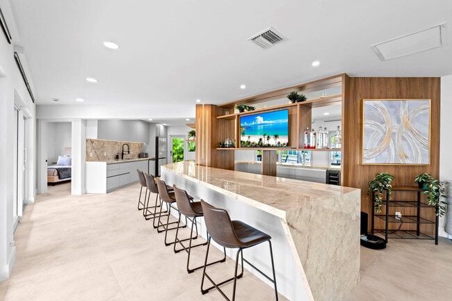 Photo - 1725 NE 23rd Ave