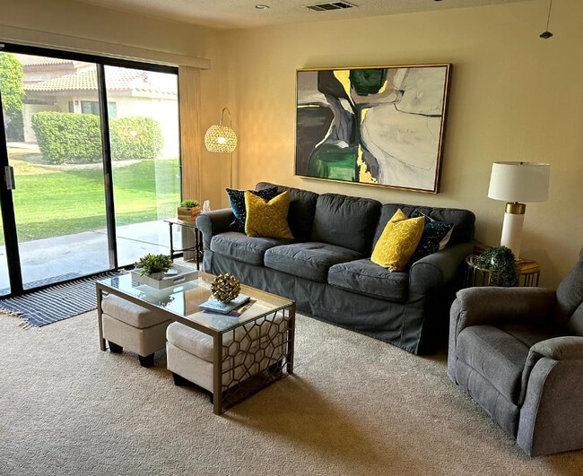 Photo - 206 Lakecrest Ln