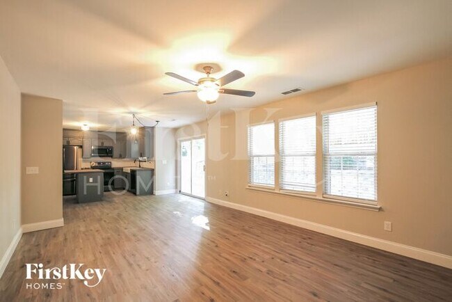 Photo - 130 Meadow Pond Ln