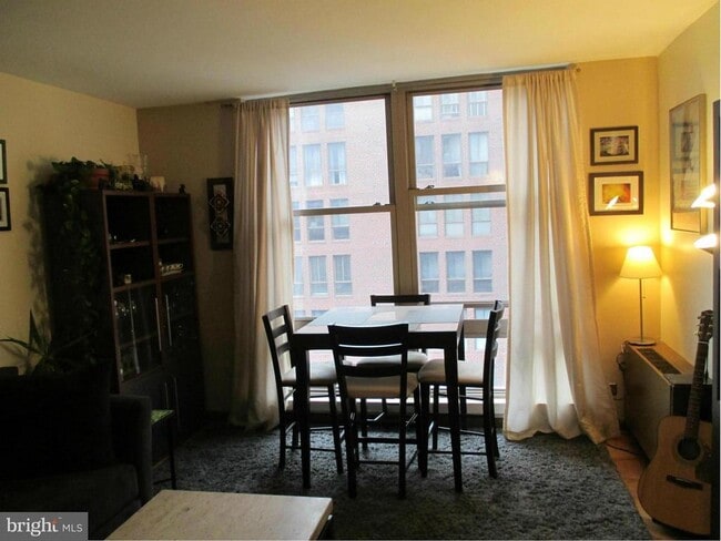 Photo - 1260 21st St NW Unidad 607