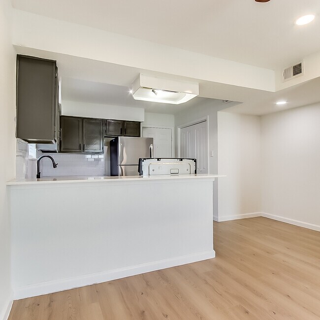 Photo - 408 Noble Ave