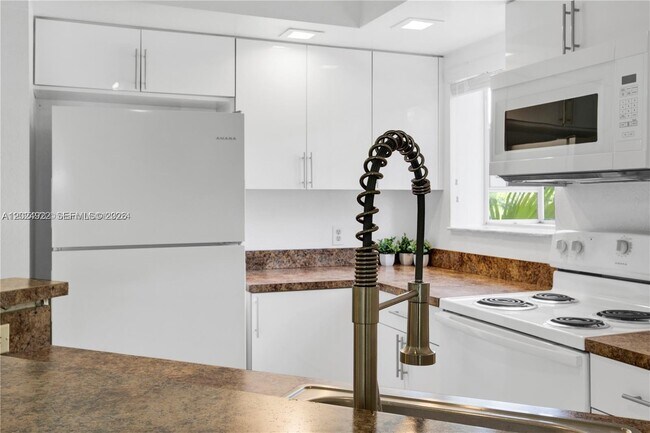Photo - 3420 Pinewalk Dr N Unit 717
