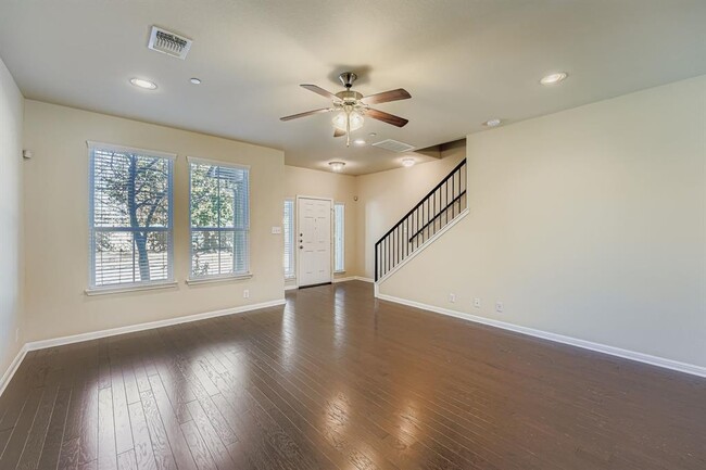 Photo - 1042 Lost Pines Ln