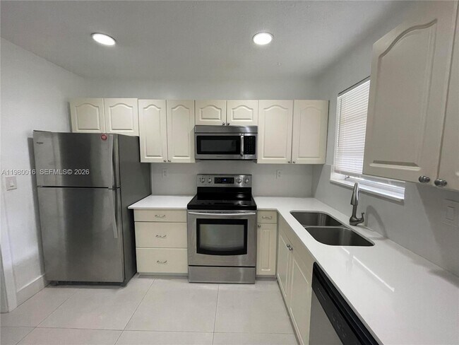 930 Benevento Ave Unit 930